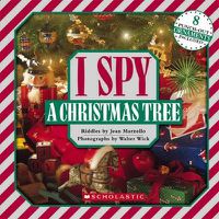 Cover image for I Spy a Christmas Tree