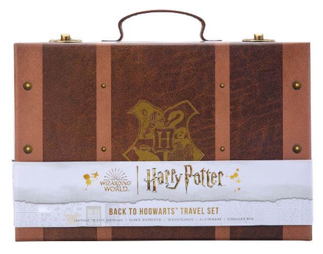 Cover image for Harry Potter: Back to Hogwarts Travel Set