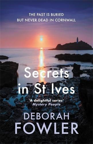Cover image for Secrets in St Ives