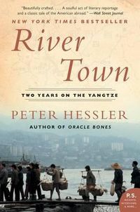Cover image for River Town: Two Years on the Yangtze