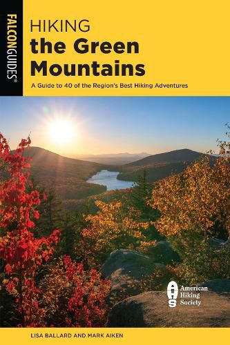 Cover image for Hiking the Green Mountains