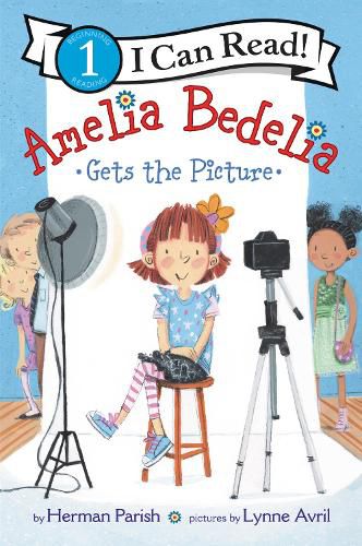 Cover image for Amelia Bedelia Gets the Picture