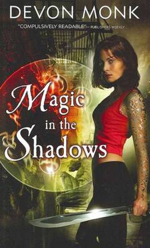 Cover image for Magic in the Shadows