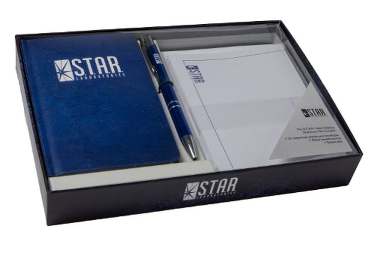 Cover image for DC Comics: S.T.A.R. Labs Desktop Stationery Set (With Pen)