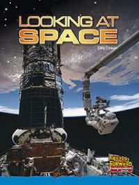 Cover image for Looking at Space