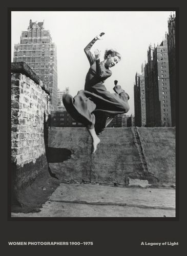 Cover image for Women Photographers 1900 - 1975